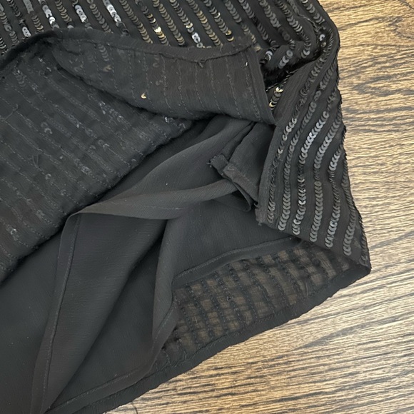 L’Agence Gabriella V Neck Sequin Cami - size medium - Picture 7 of 10